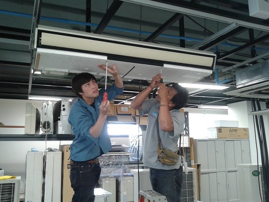 อบรมล้างแอร์ประจำปีกับ บริษัท มิตซูบิชิ อิเล็คทริค กันยงวัฒนา